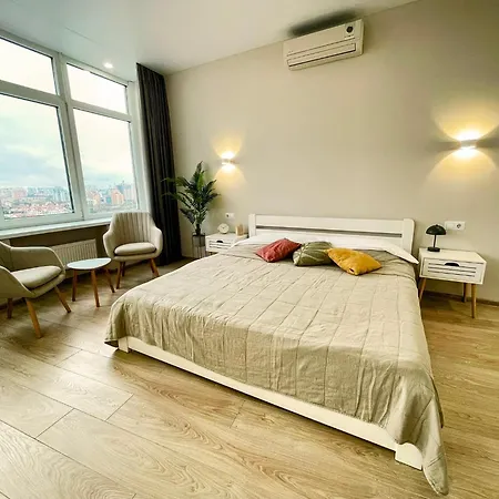 Apartmán яркая светлая в аркадии посуточно с прекрасным видом на
