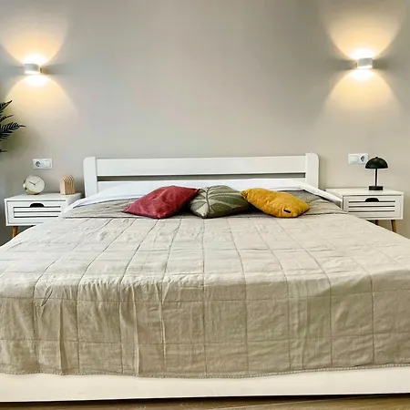 Стильная Квартира В Светлых Тонах В Аркадии Посуточно С Прекрасным Видом На Город! Odessa