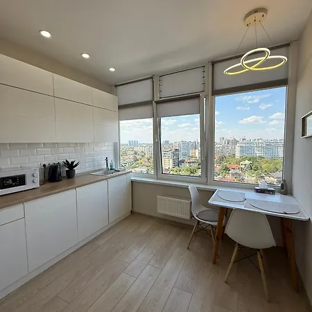 Apartmán яркая светлая в аркадии посуточно с прекрасным видом на Oděsa